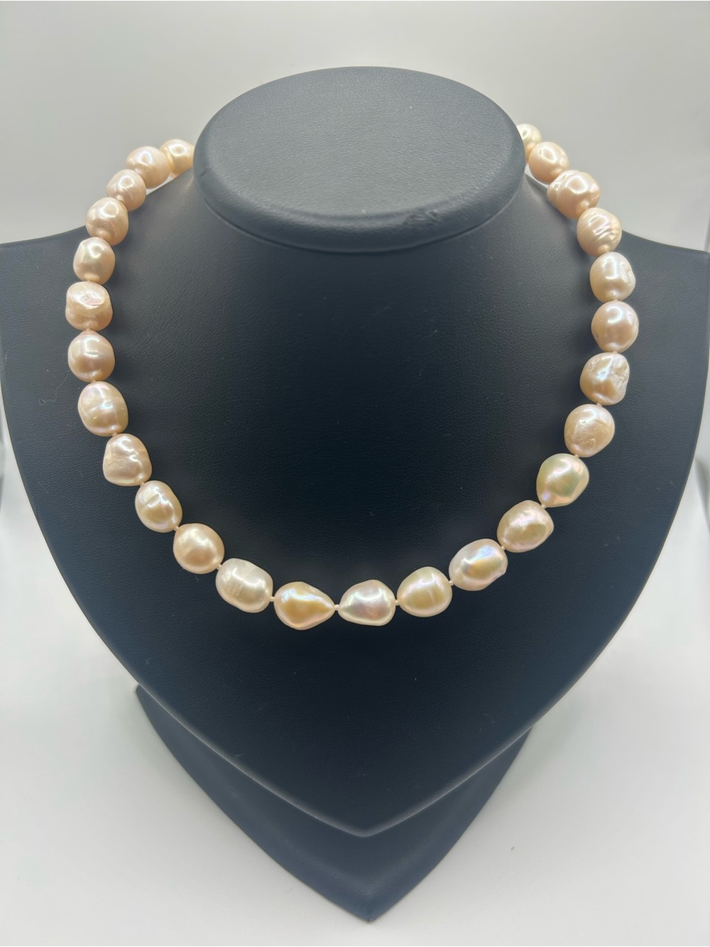 Light pink fresh water Baroque pealr necklace